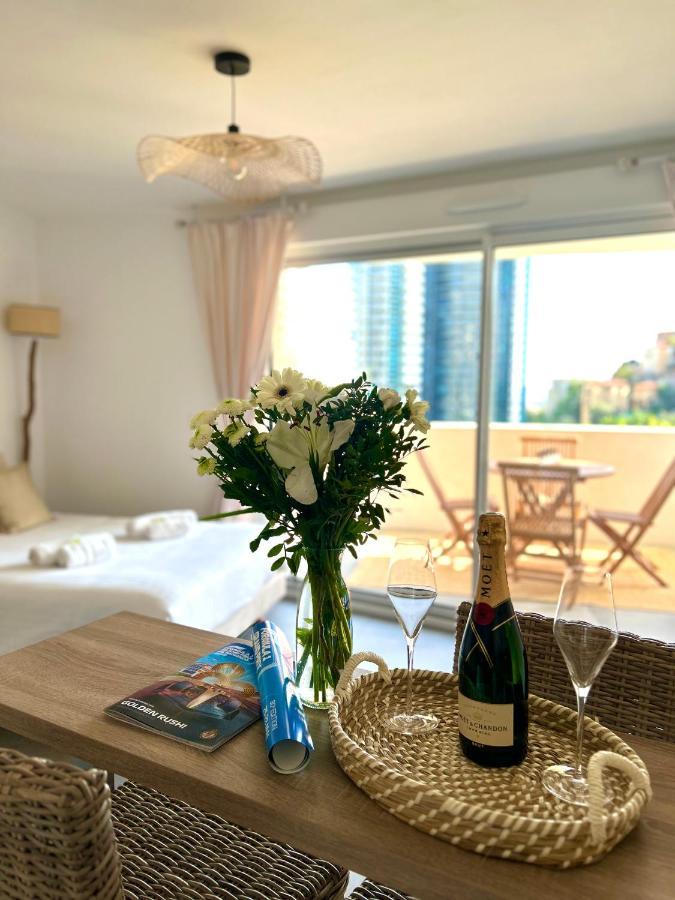 Luxueux Studio Neuf - Frontiere Monaco - Piscine - Parking Prive מראה חיצוני תמונה